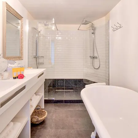 Belfry & By Ligne St Barth 卢德