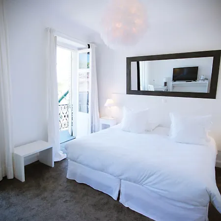 Belfry & By Ligne St Barth 5* 卢德