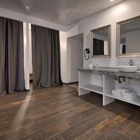 Belfry & By Ligne St Barth Hotel Lourdes